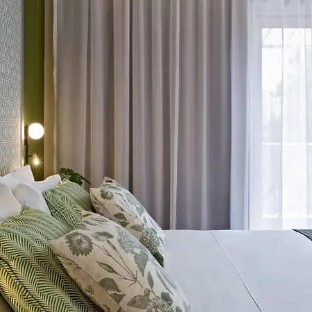 Central Hotel, Trademark Collection By Wyndham 4*