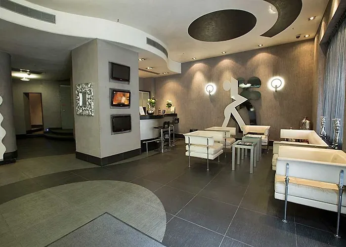 Zeus Essence Hotel 3*