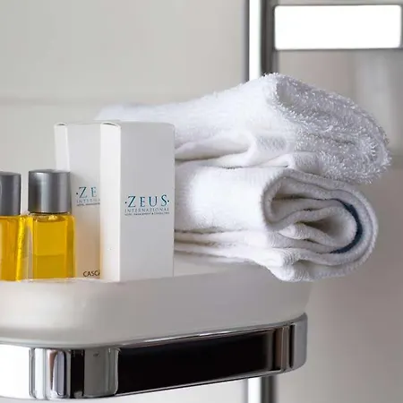 Zeus Essence Otel Bükreş