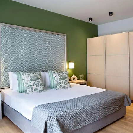 Zeus Essence 3* Bukarest