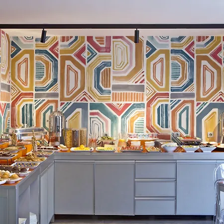 Zeus Essence Otel Bükreş