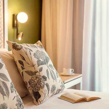 Hotel Zeus Essence Bucharest Central 3*