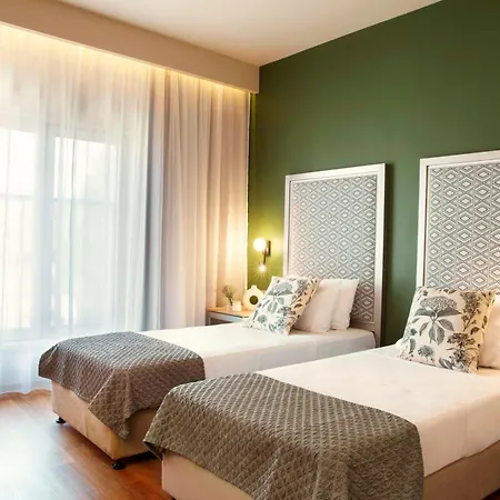 Zeus Essence Hotel 3*
