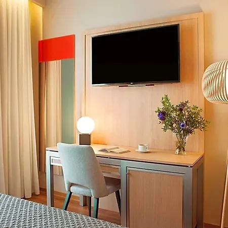 Hotel Zeus Essence Bucharest Central 3*