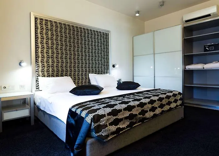 Zeus Essence Hotel 3*