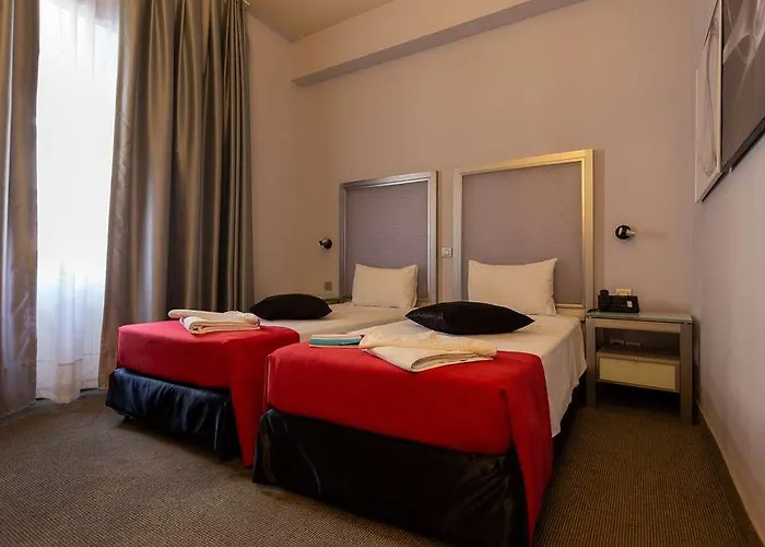 Zeus Essence 布加勒斯特