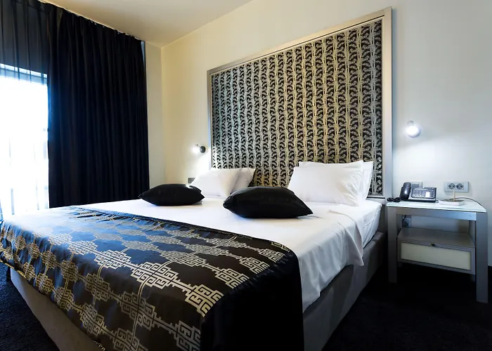 Zeus Essence 3* Bucureşti