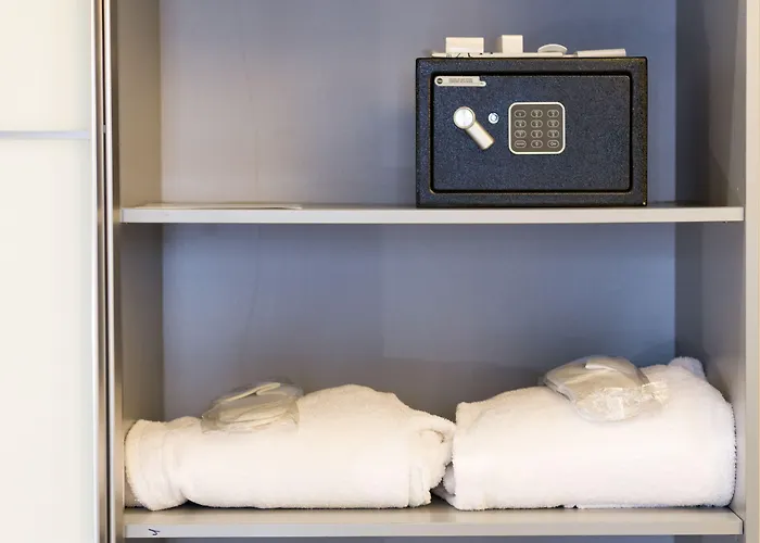 Zeus Essence 3* بوخارست