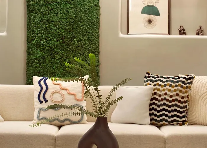 Zeus Essence 布加勒斯特