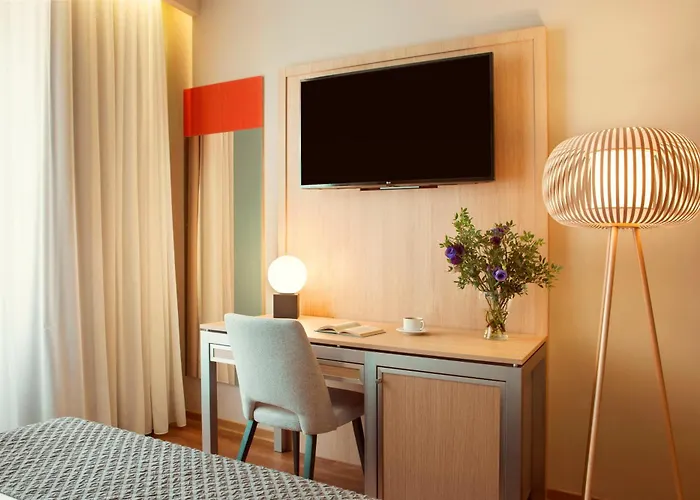 Zeus Essence 布加勒斯特