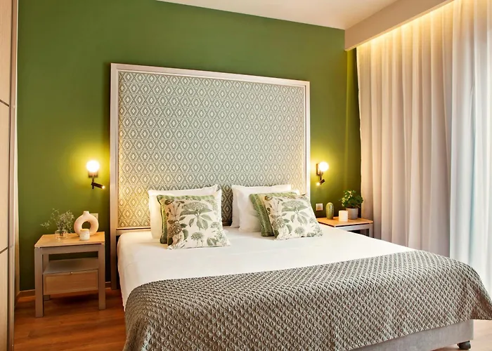 Zeus Essence 3* Bucureşti