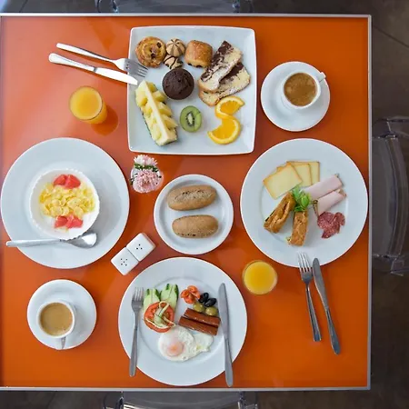Hotel, Trademark Collection By Wyndham Hotel