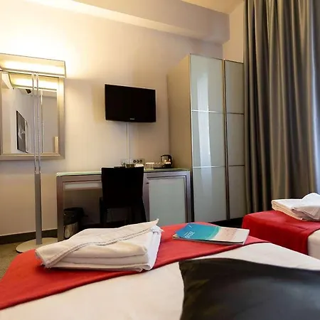 Hotel Hotel, Trademark Collection By Wyndham 4*