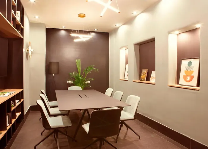 Zeus Essence Hotel 3*