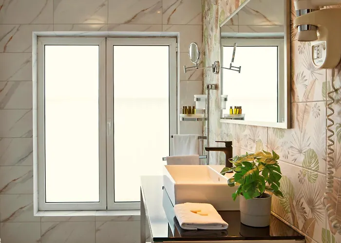 Zeus Essence Hotel 3*